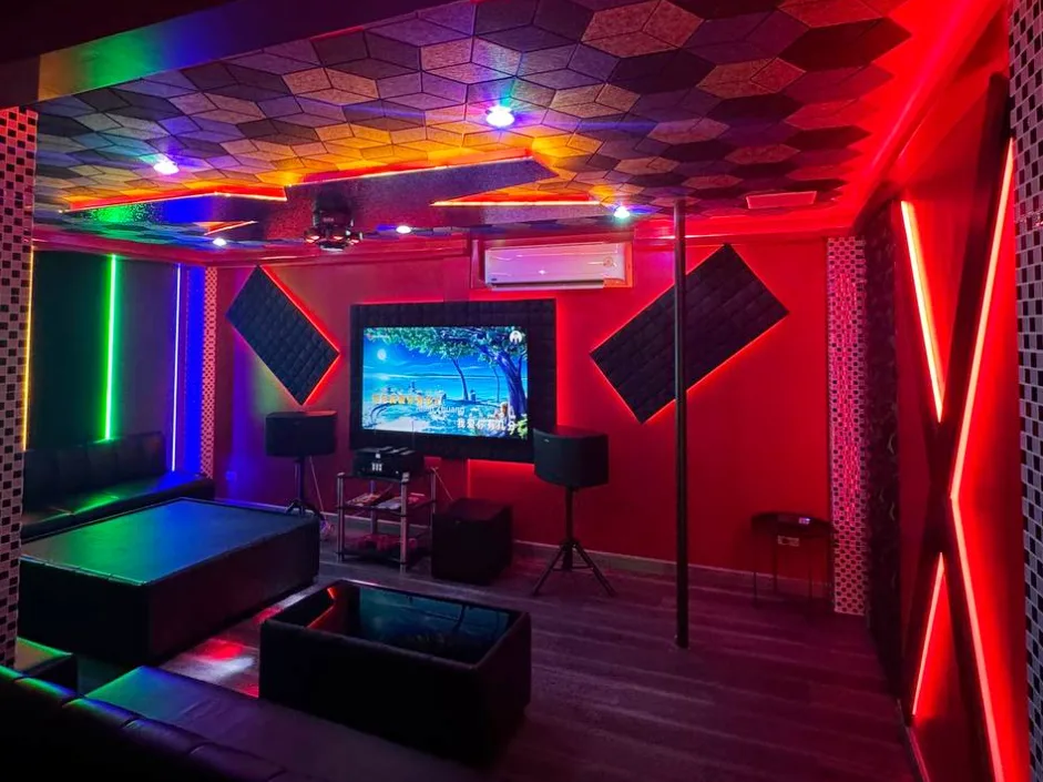 Drake Luxury Lounge配图