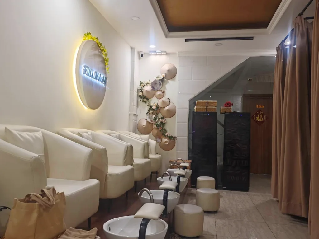 Full Moon Massage配图2
