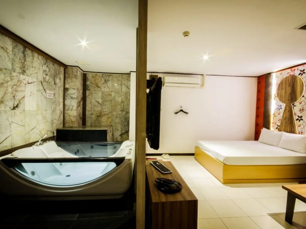 凯伦斯Colonze Massage & Entertainment配图3