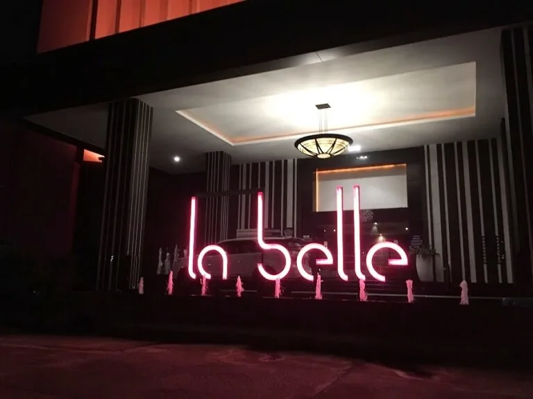 拉贝尔La Belle配图